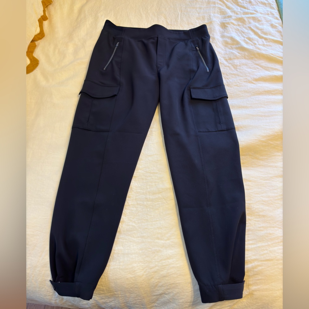 Athleta Endless High Rise Cargo Pant, Black, Sz 16